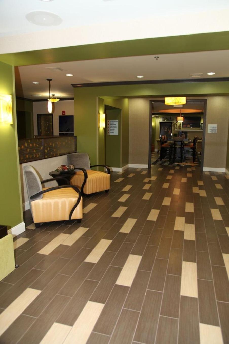 Holiday Inn Express & Suites - Huntsville Airport By Ihg Madison Exterior photo